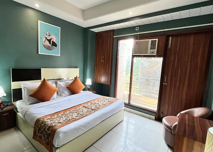 Deluxe King Room